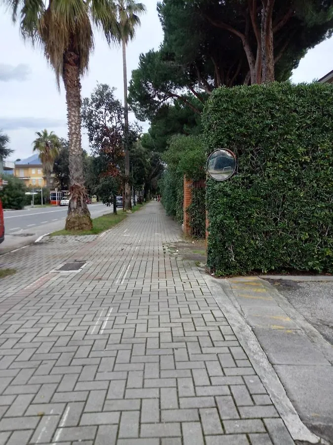 Bilocale Climatizzato A 850M Dalla Spiaggia Casa Katia Marina di Massa 0*,