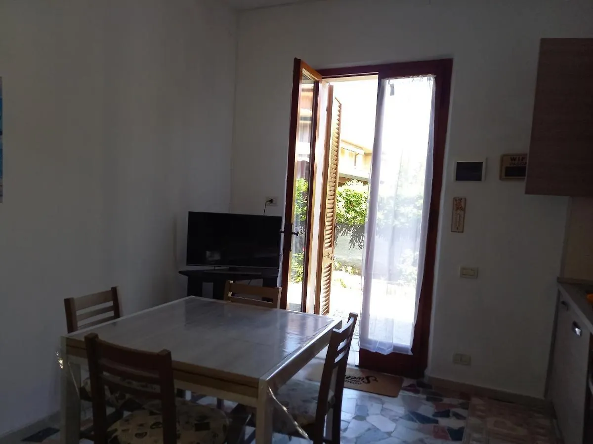 Bilocale Climatizzato A 850M Dalla Spiaggia Casa Katia 马里纳迪马萨 0*,  意大利